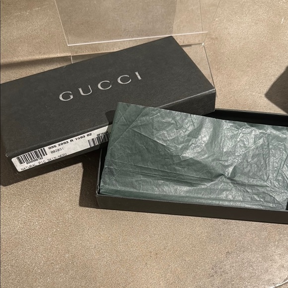 Gucci Black Wallet with Red Accent - Picture 3 of 11